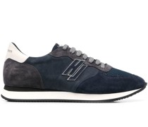 Sneakers mit Logo-Patch