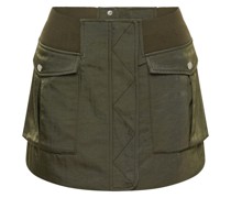 Minirock im Military-Look