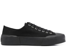 Sneakers mit Schnürung