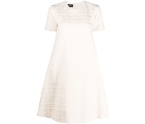 Ausgestelltes Minikleid