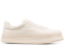 Sneakers mit vulkanisierter Sohle