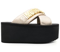 Sandalen mit Logo-Schild