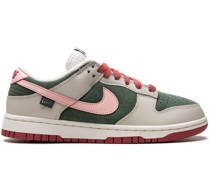 Dunk Low SE All Petals United Sneakers