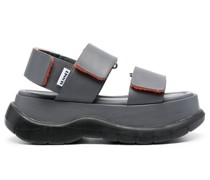 Klobige Sandalen