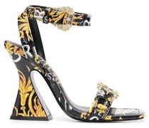 Sandalen mit barocker Schnalle