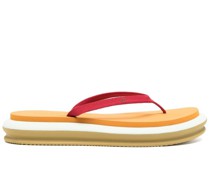 Flip-Flops im Layering-Look