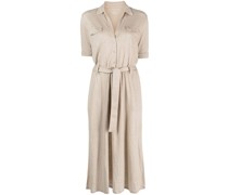 Ausgestelltes Hemdkleid