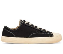 Sneakers mit Zehenkappe