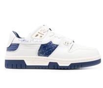 Sneakers mit Kontrasteinsätzen