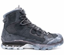 Schnürstiefel mit dicker Sohle