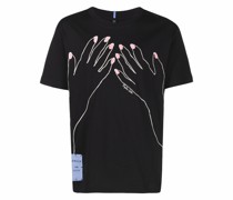 T-Shirt mit aufgestickten Händen