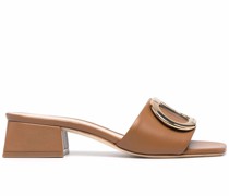 Sandalen mit Logo-Schild