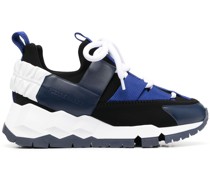 Sneakers mit breiter Sohle