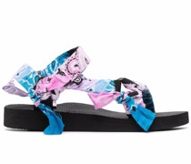 Sandalen mit Muster