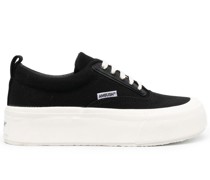 Sneakers mit Schnürung