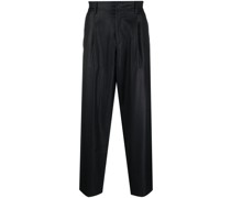 Aidan Hose mit Tapered-Bein
