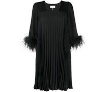 Plissiertes Kleid mit Federbesatz
