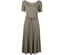 Kleid mit eckigem Ausschnitt
