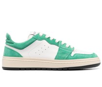 Klassische Sneakers