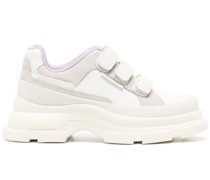 Sneakers mit breiter Sohle