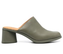 Kiara Mules mit Blockabsatz