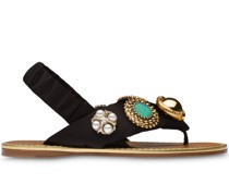 Sandalen mit Schmucksteinen