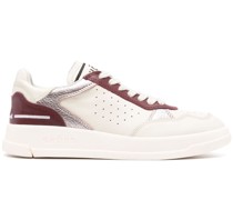 Tweener Sneakers