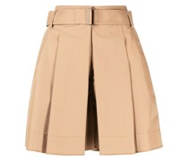 Chino-Shorts mit Falten