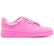 Sneakers mit Logo-Schild