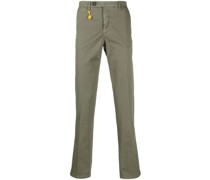 Chino mit Anhänger