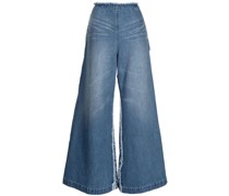 Ausgestellte Jeans