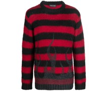 Gestreifter Pullover mit Flammen