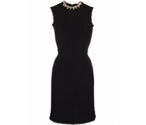 Schmales Kleid mit Stickerei