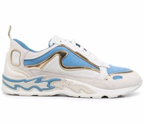 Sneakers mit Schnürung
