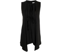 Kleid mit asymmetrischem Saum