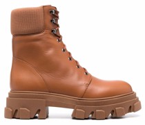 Stiefel mit Schnürung