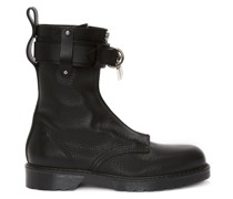 Stiefel im Military-Look