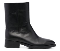 Stiefel mit mandelförmiger Kappe