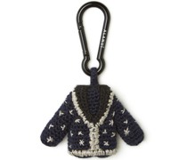 Schlüsselanhänger mit gehäkeltem Cardigan