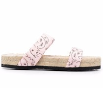 Sandalen mit Bandana-Print