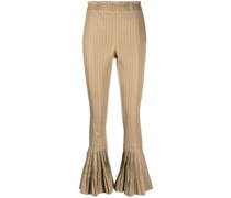 Ausgestellte Hose mit Falten