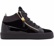 Kriss Sneakers