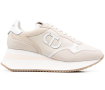 Flatform-Sneakers mit Logo-Patch