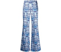 Ausgestellte Hose