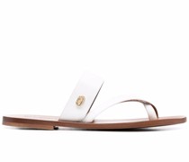 Sandalen mit überkreuzten Riemen