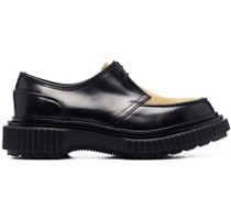 Zweifarbige Derby-Schuhe