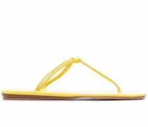 Sandalen mit Zehenriemen