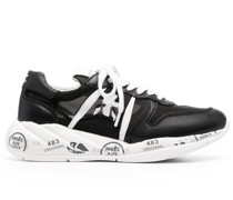 Sneakers mit Schnürung
