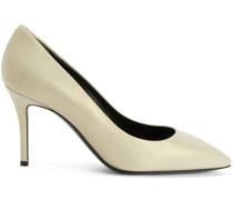 Pumps mit spitzer Kappe