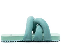 Sandalen mit überkreuzten Riemen
